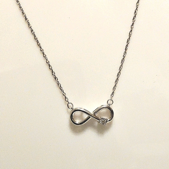 None Jewelry - 925 Sterling Silver Diamond Accent Infinity Pendant Necklace Priced To Sale